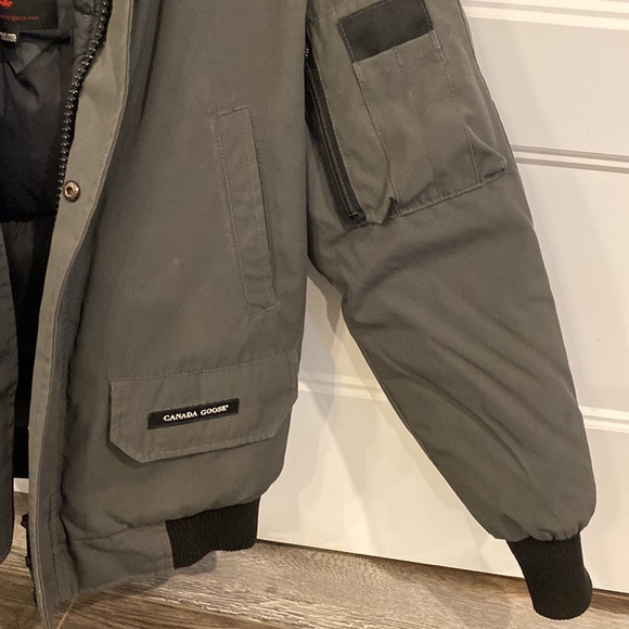 Beautiful grey Canada Goose jacket - Picture 2 of 11